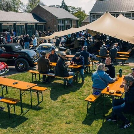 Duclos At Bicester Heritage Kültér fotó