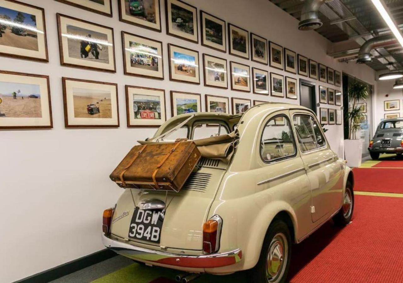 Duclos At Bicester Heritage Kültér fotó